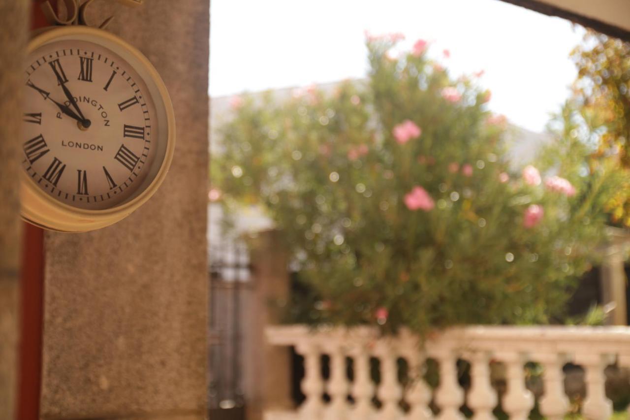 Hotel Villa Maria Fuentes de Béjar Dış mekan fotoğraf